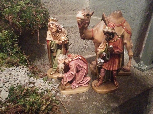 nativity scene 607853 640