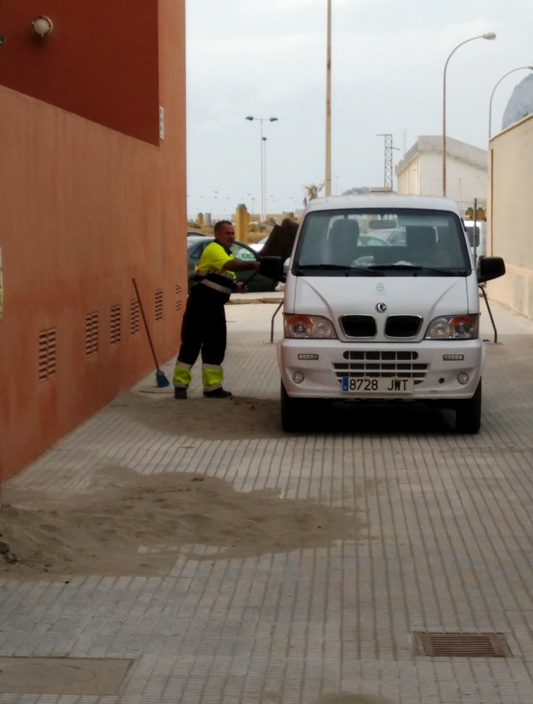 Retirada arena del temporal