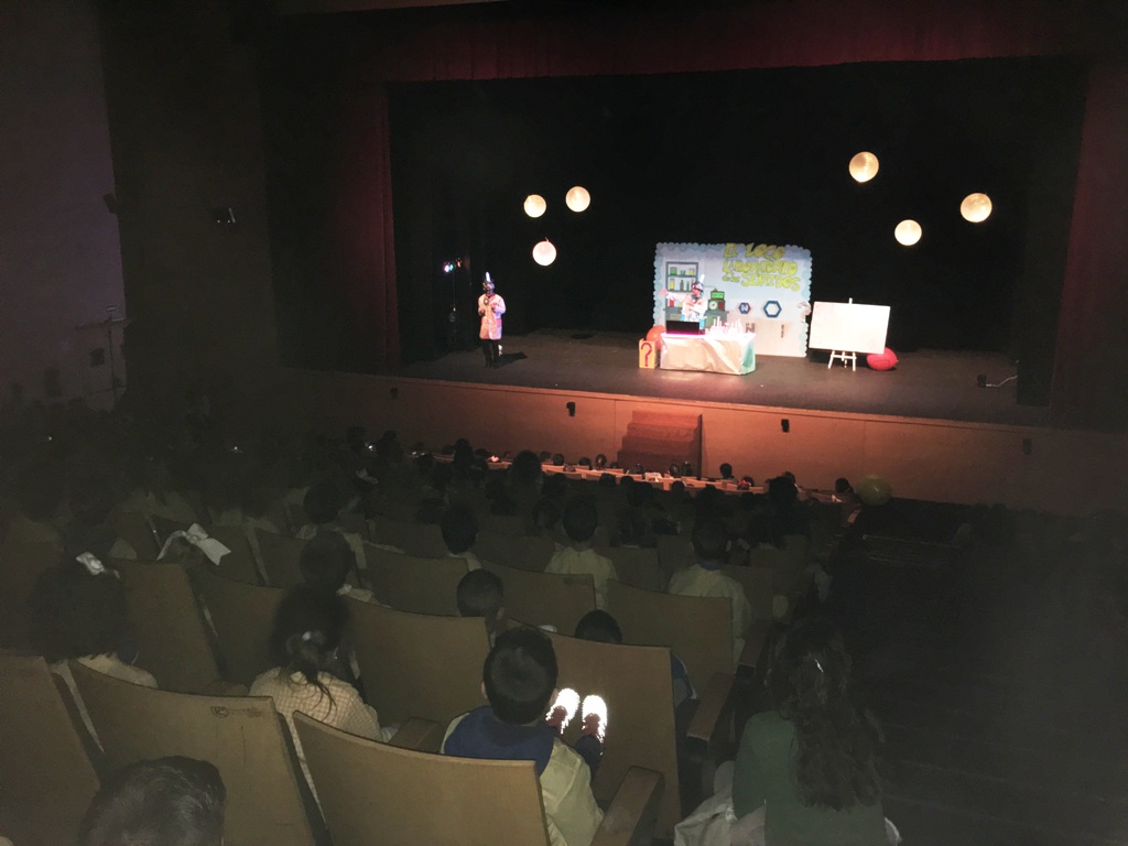 Teatro escolar infantil