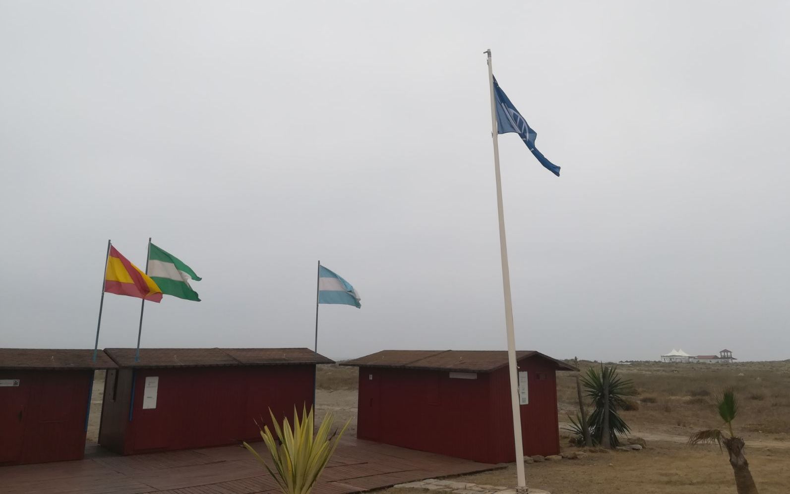 bandera azul sobrevela