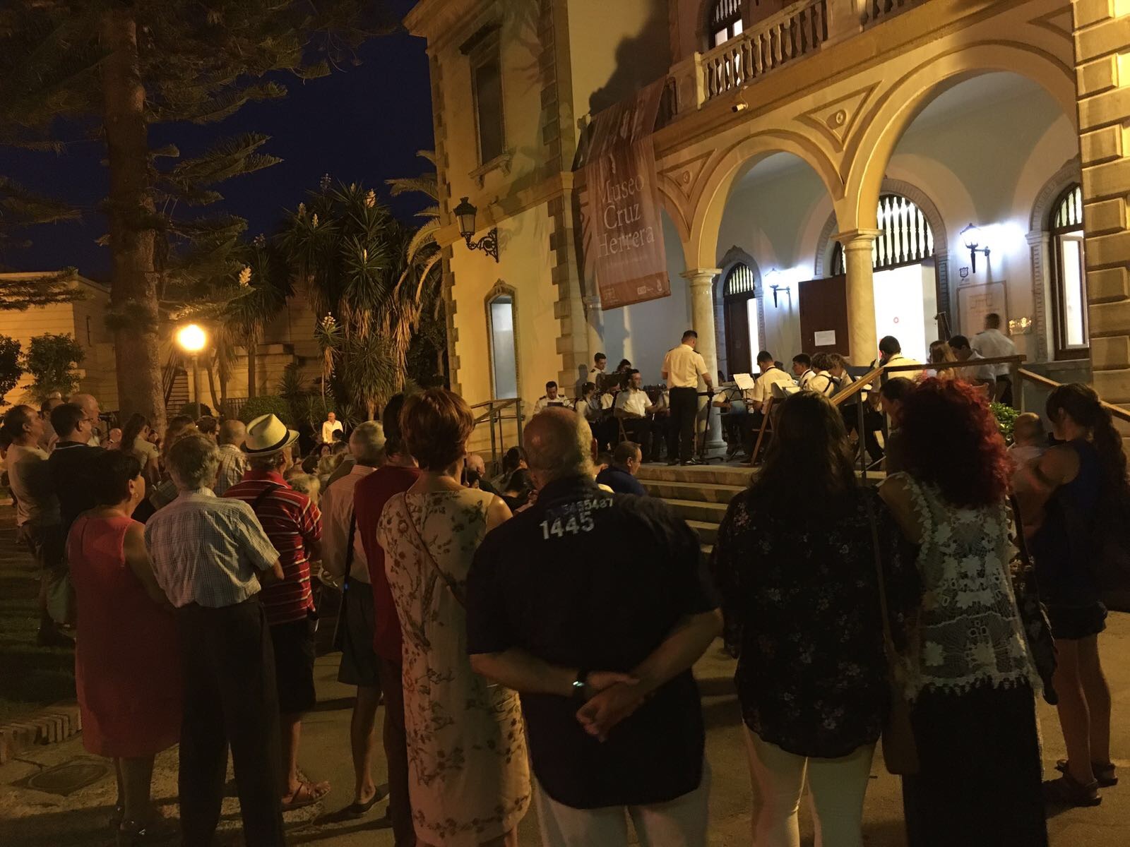 NOCHE EN BLANCO