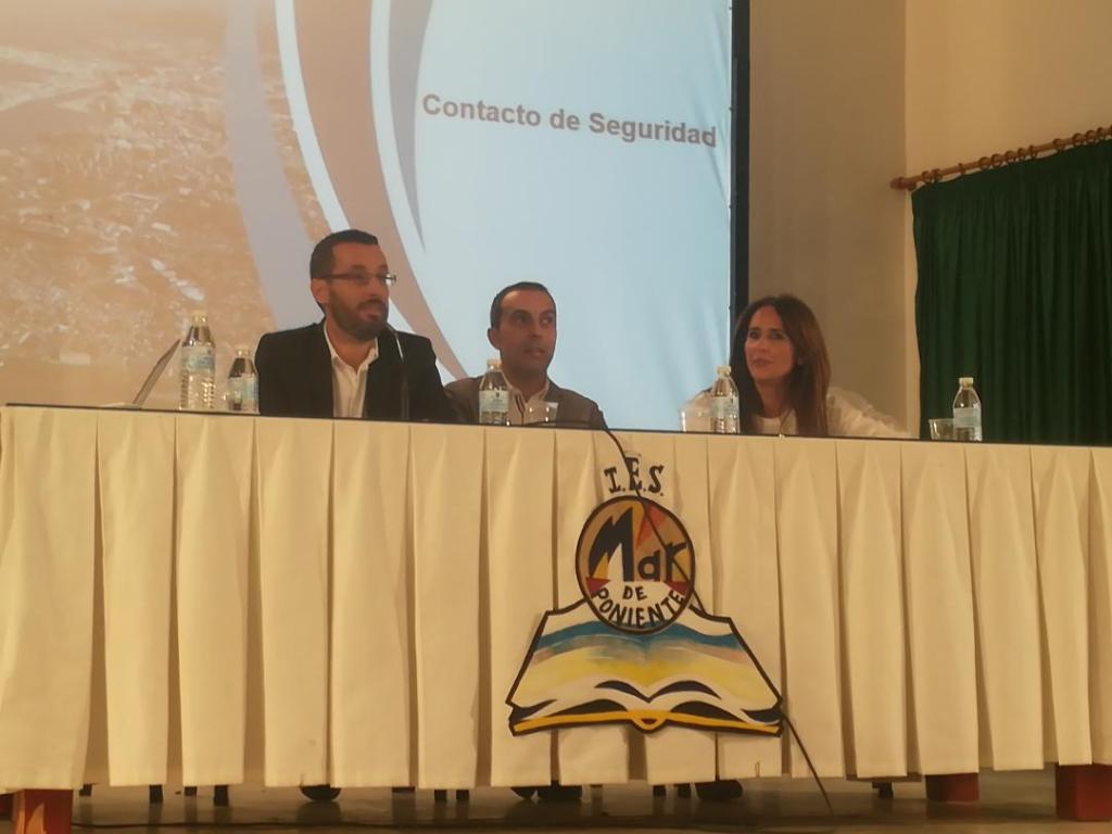 CHARLA EN EL MAR DE PONIENTE