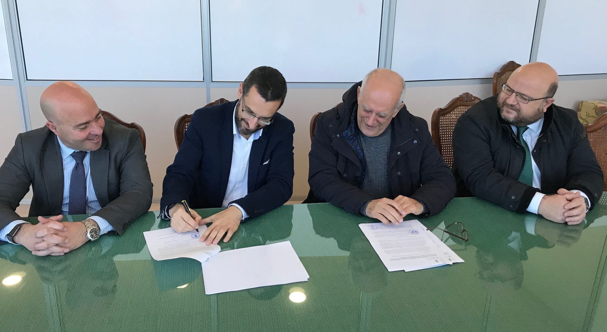 FIRMA CONTRATO PGOU CON ESTUDIO SEGUI