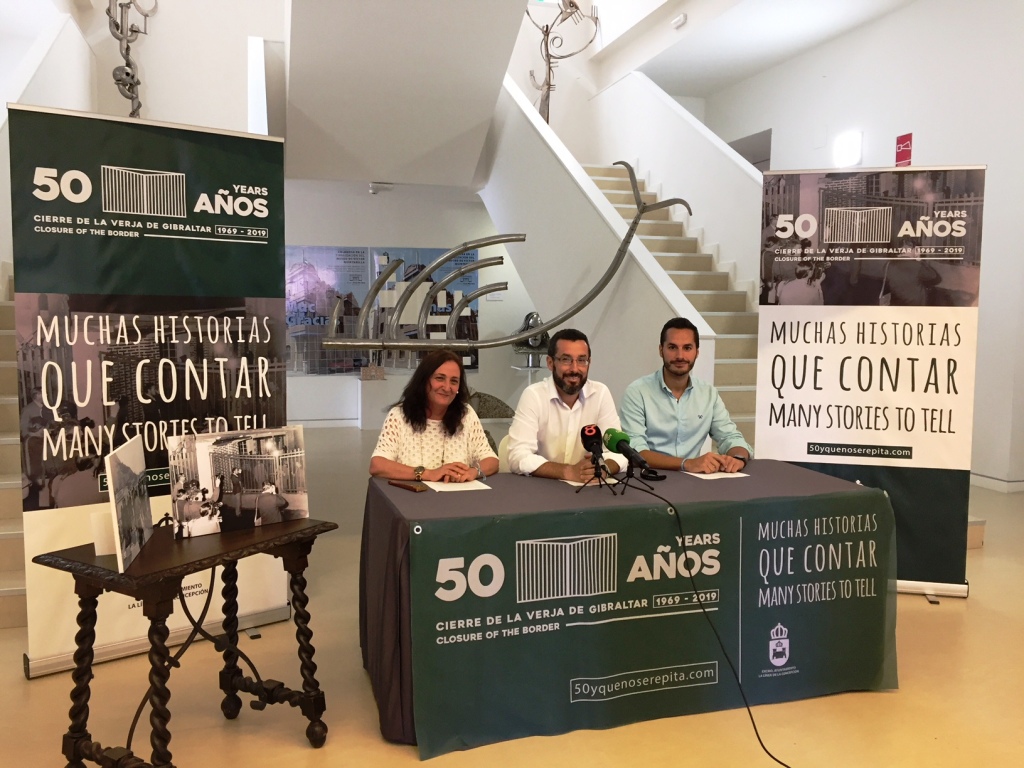 Presentacion campaña 50 años cierre verja