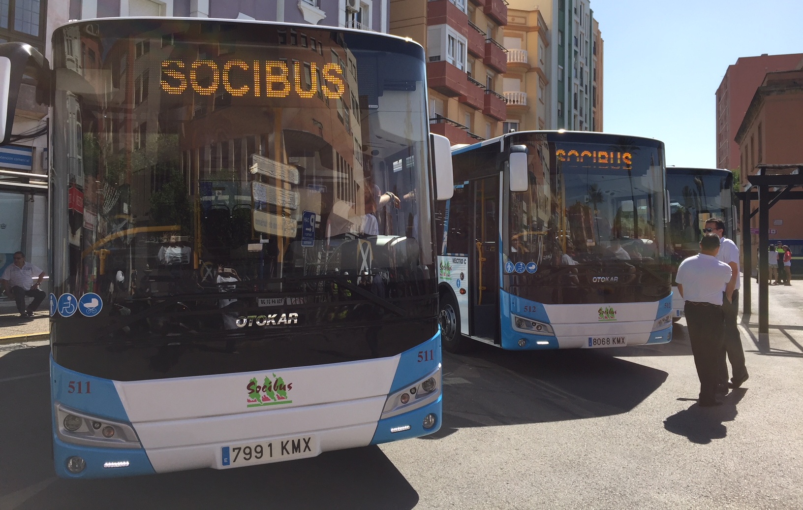 Nuevos autobuses frente