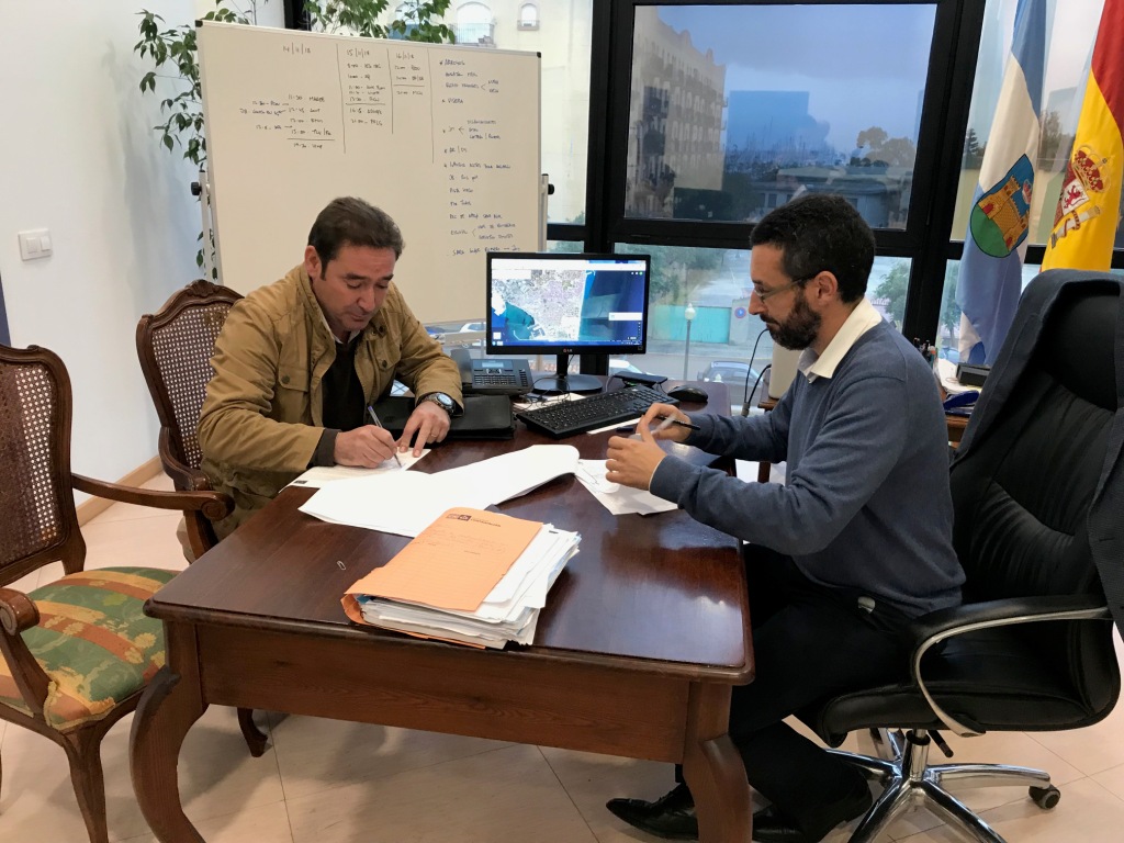 Firma contrato peatonalizacion