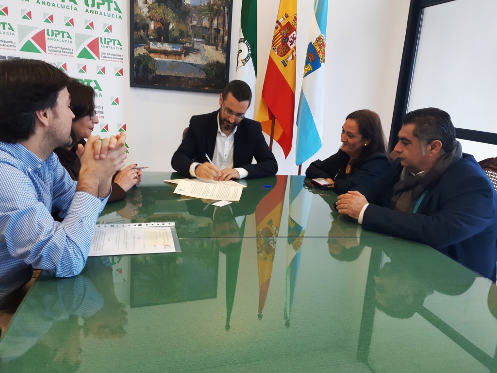FIRMA DEL CONVENIO CON UPTA