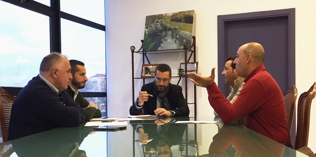 Reunion alcalde y radio taxi