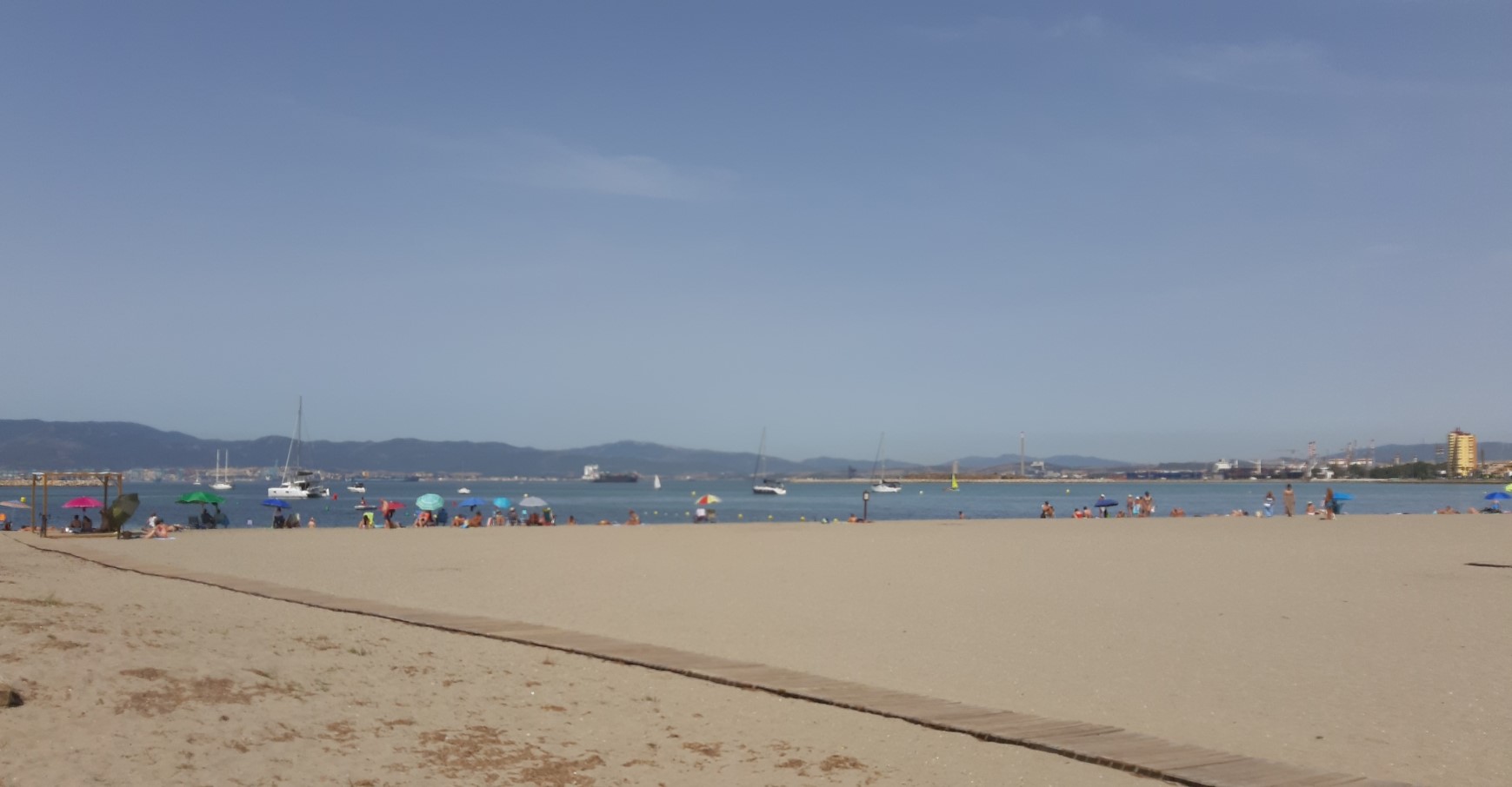 Pasarela playa poniente