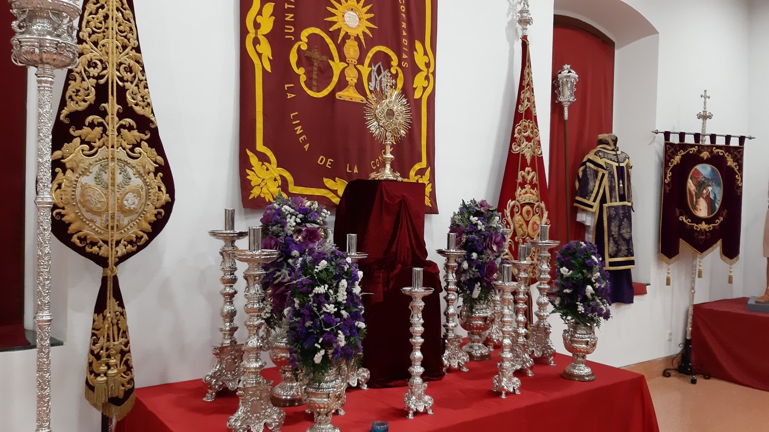 Exposicion enseres semana santa