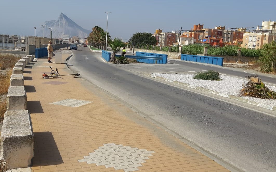 MANTENIMIENTO DE PARQUES Y JARDINES