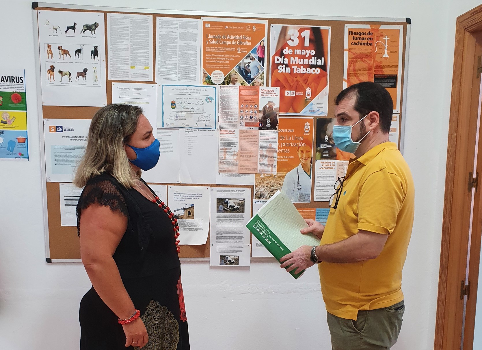 Rosa Perez y coodinador Plan Local Salud