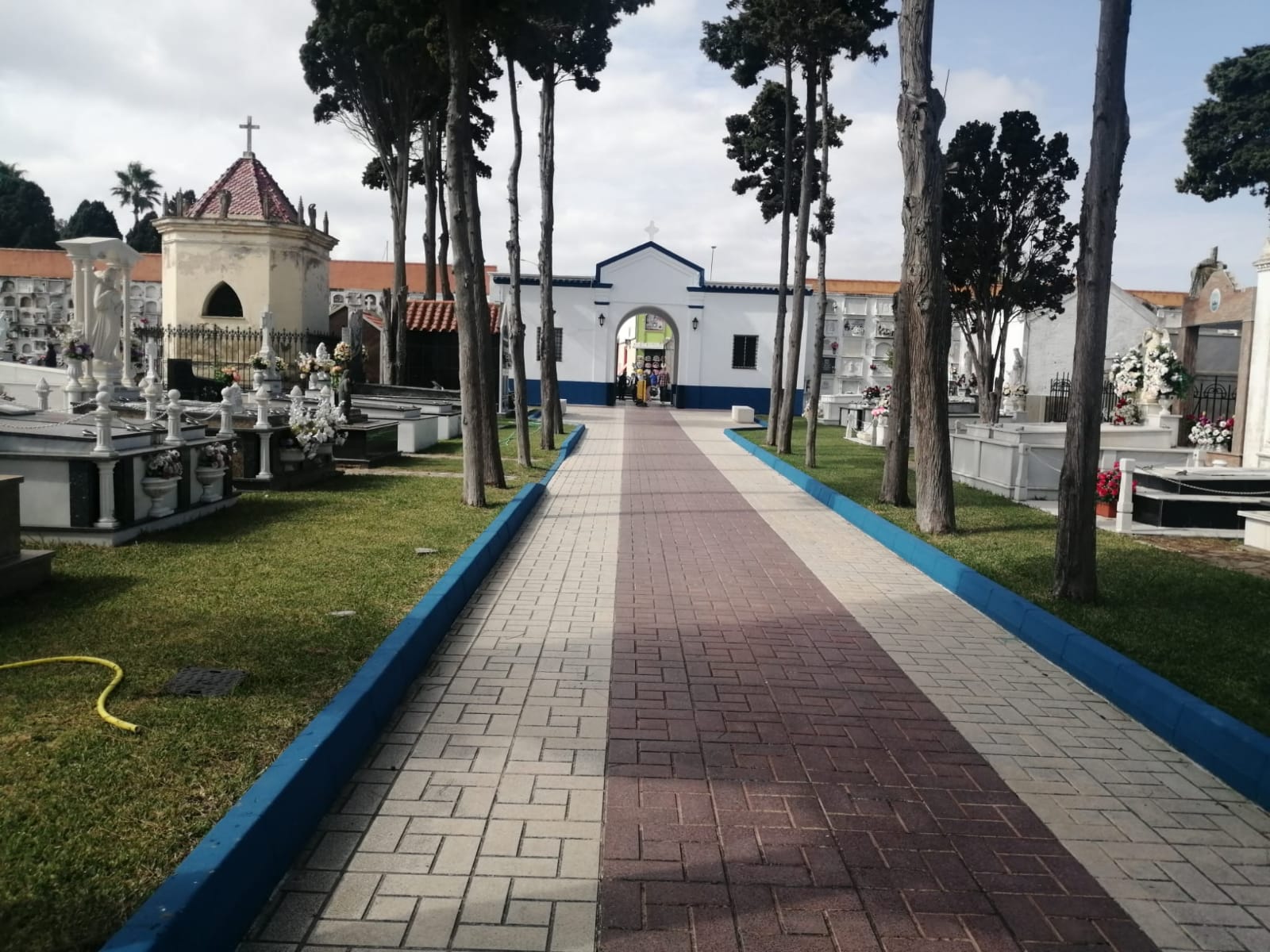 Entrada Cementerio2