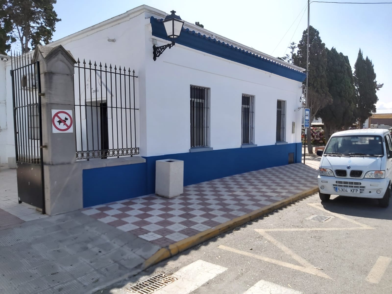 Exterior cementerio