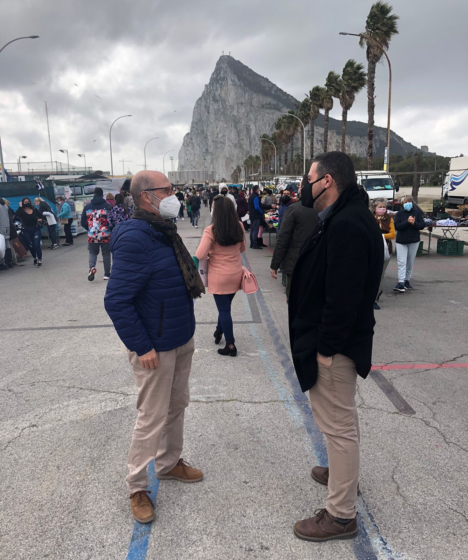 VISITA AL MERCADILLO