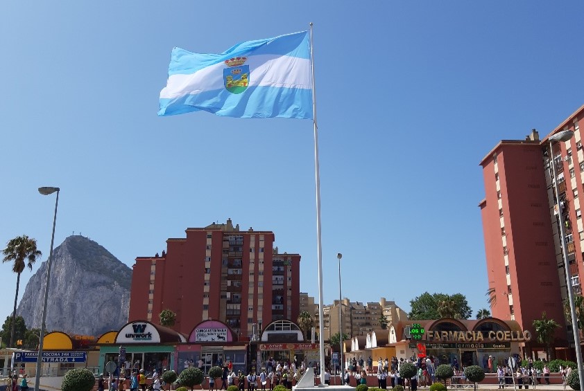 izada bandera 151 aniversario