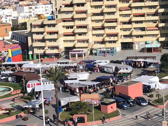 MERCADILLO PLAZA DE LA CONSTITUCION