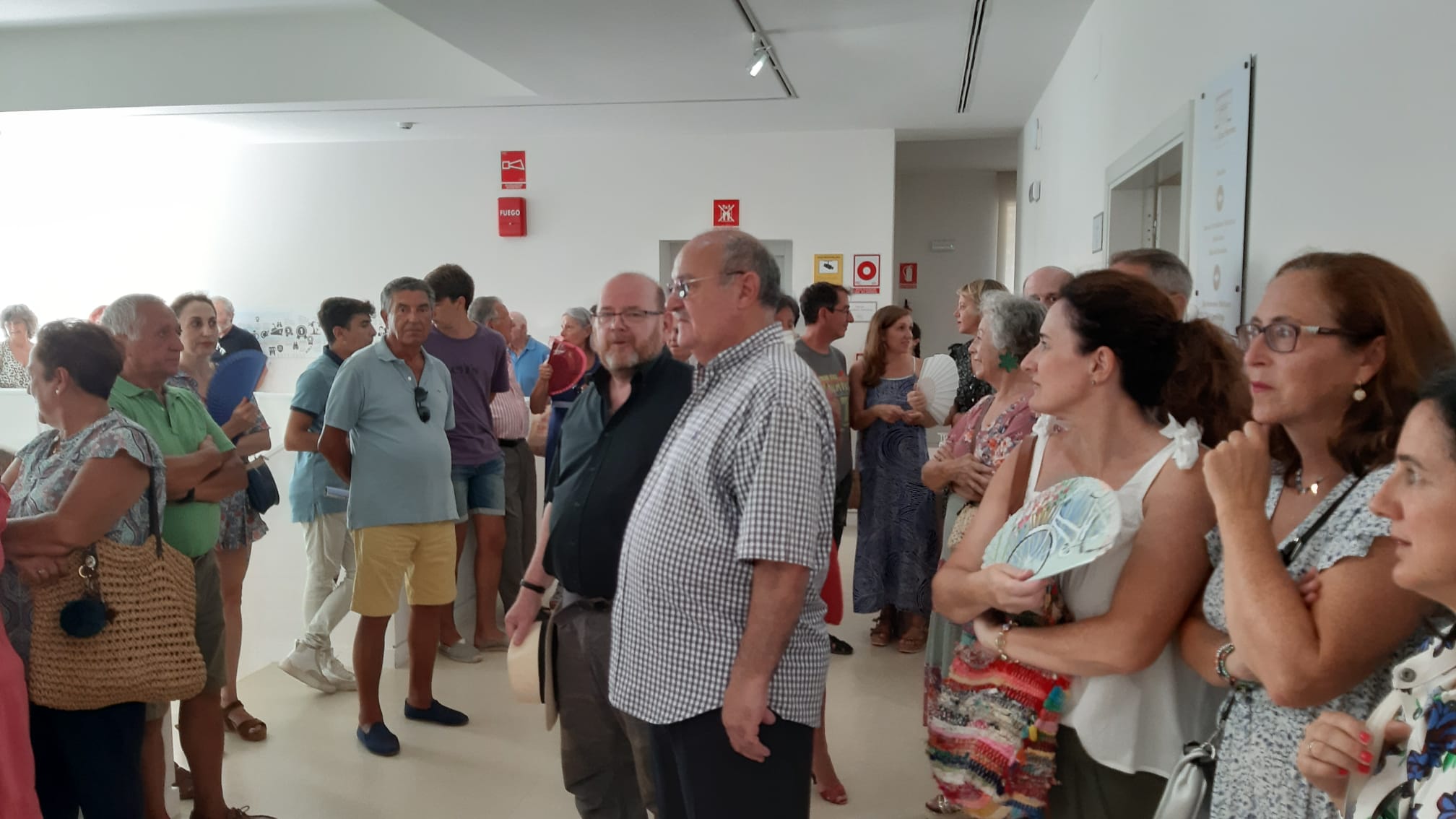 Asistentes a exposicion Museo Cruz Herrera
